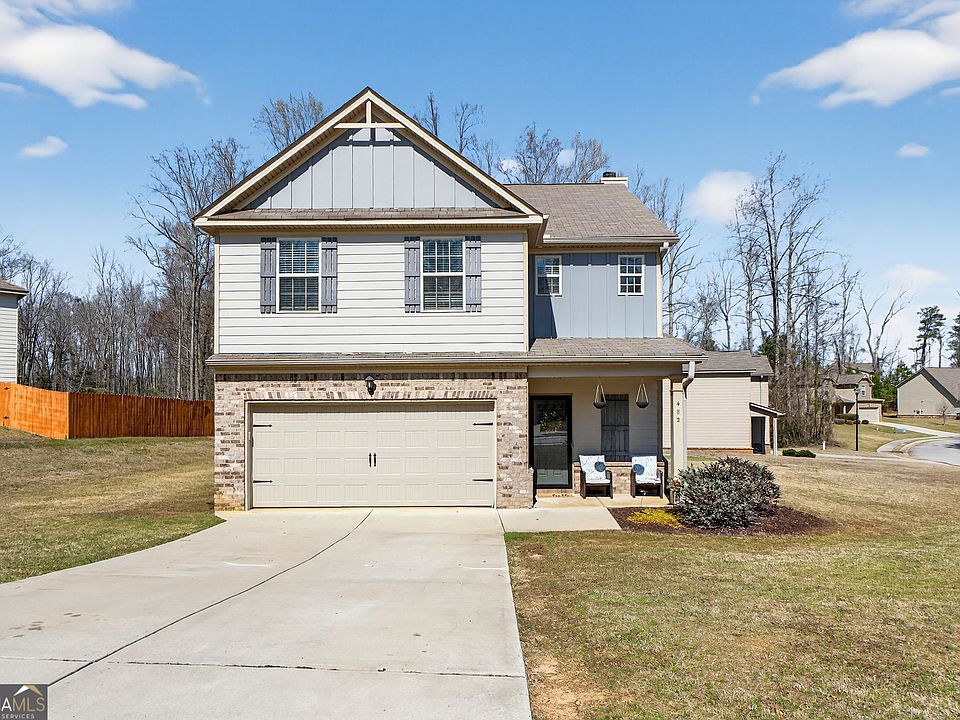 1st image of 482 Louise Way