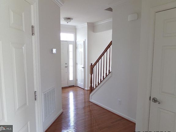 5th image of 142 Meadow Brook Way