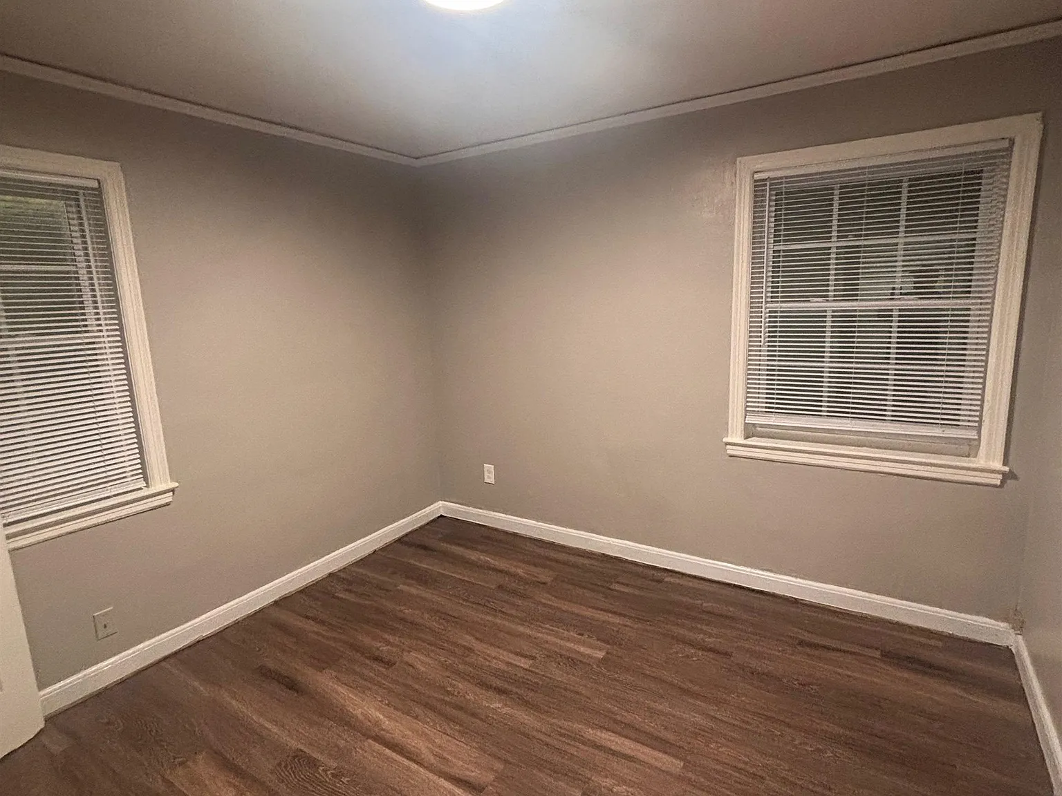 2 bed, 1.0 bath, 732 sqft, $775 — Photo 3