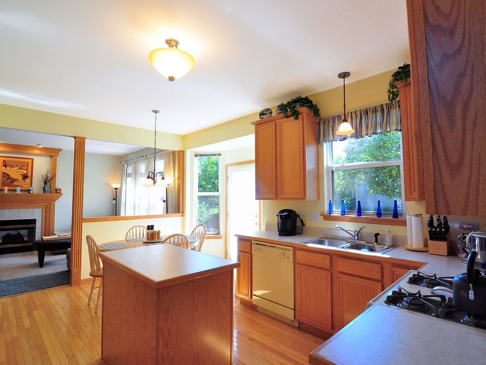 Eat in Kitchen