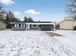 2215 Frostwood Dr, Austintown, OH 44515