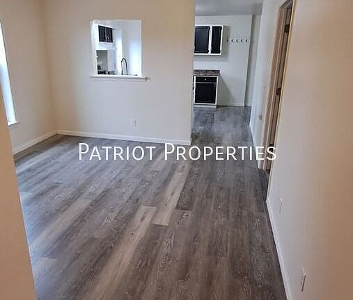 4th image of 115 W Pearl St #5