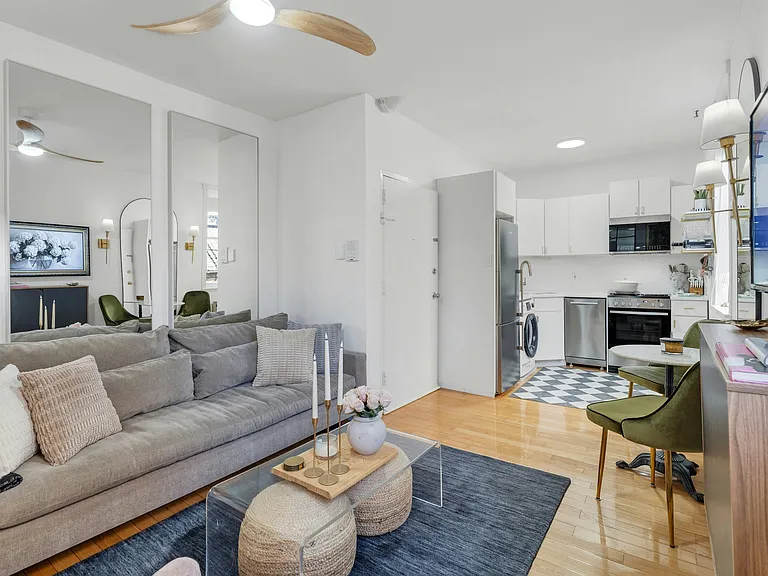 235 Monroe St #17 — Photo 3