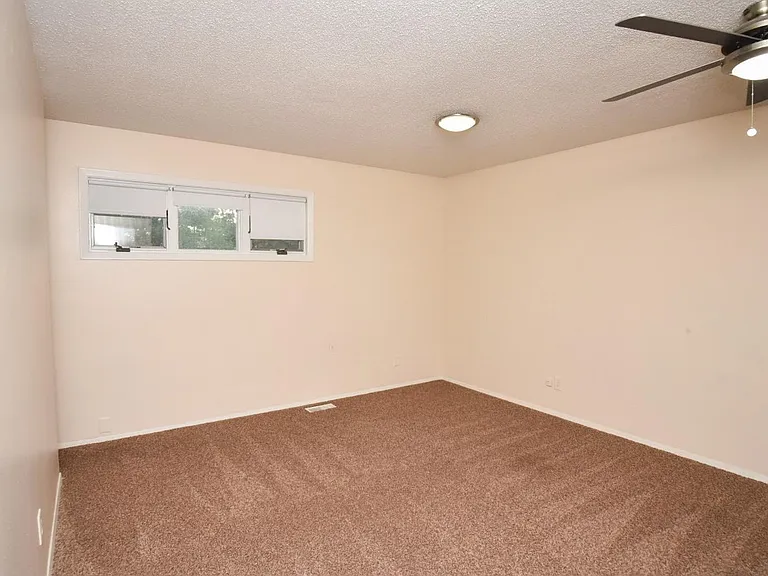2501 Thomas Ct — Photo 21