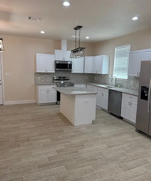 1475 Bonnyview Dr — Photo 6
