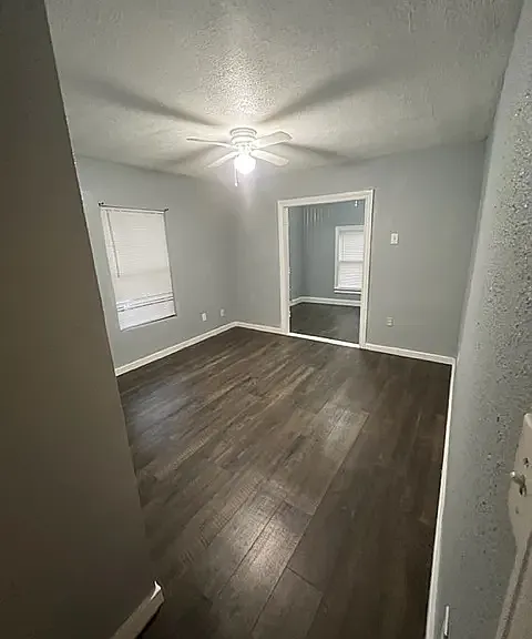 315 E Pipkin St — Photo 6
