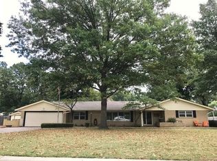 717 Red Oak Dr, Ponca City, OK 74604