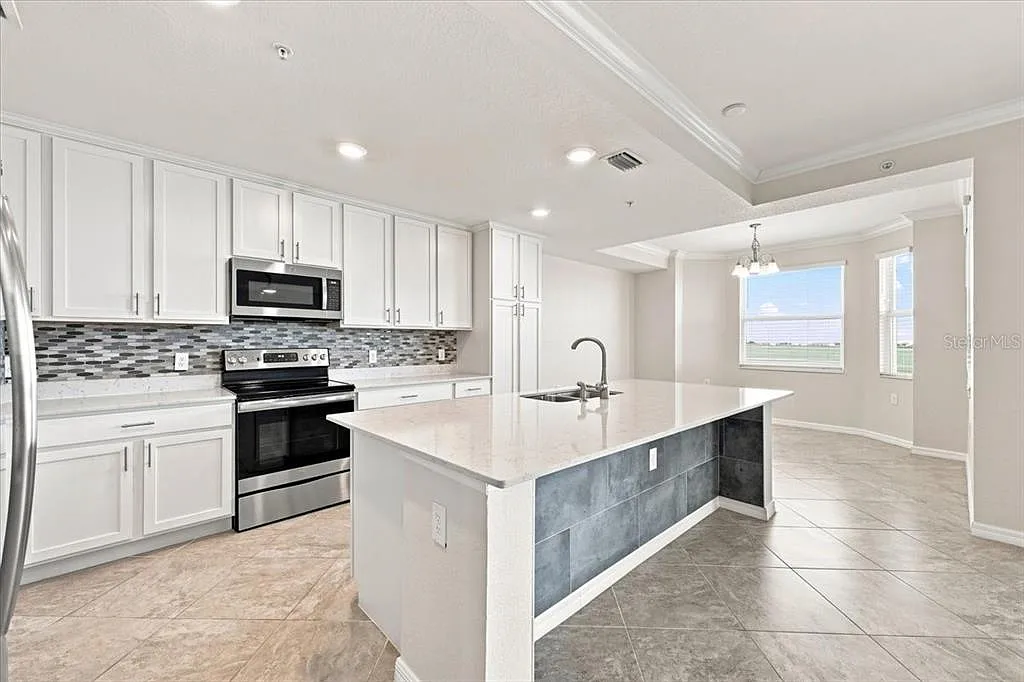 2 bed, 2.0 bath, 1255 sqft, $2,400 — Photo 3