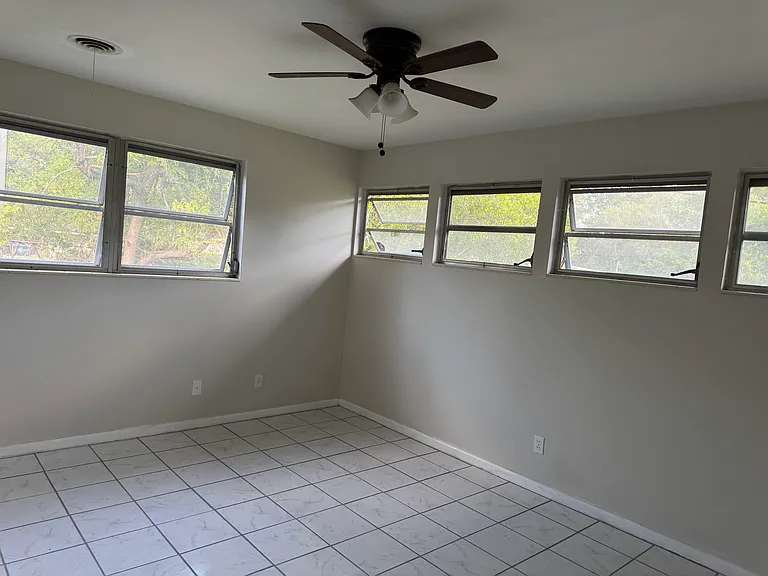 4564 Lane Ave S — Photo 10