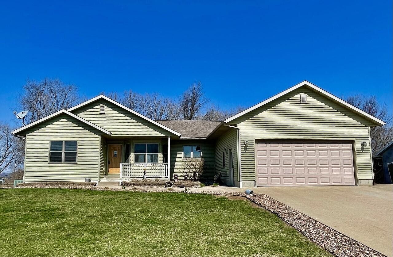 818 Meadow View STREET, Bangor, WI 54614 Zillow