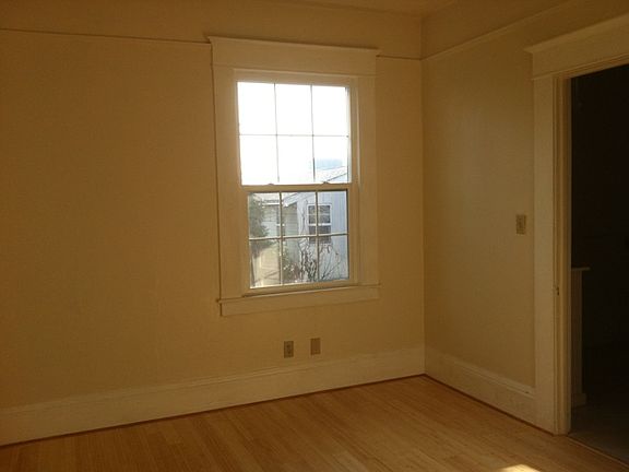 3rd image of 132 E Church St