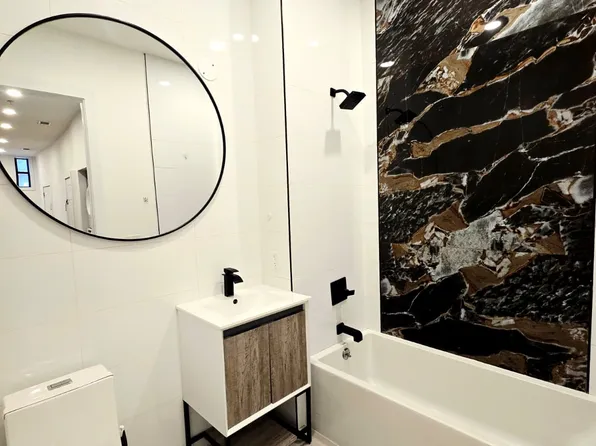 73 Court House Place image 5 of 13