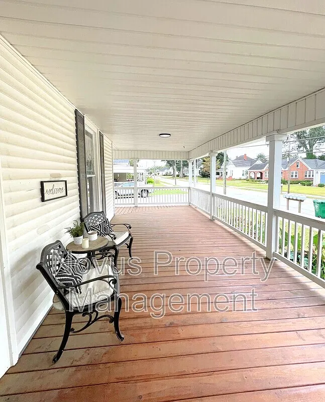 2 bed, 1.0 bath, $975 — Photo 4