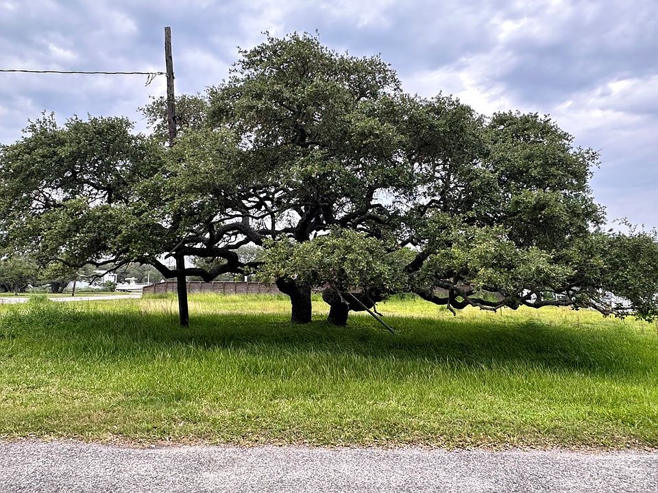 702710 E Sabinal St, Rockport, TX 78382 MLS 139616 Zillow