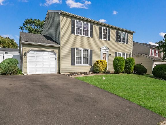 2nd image of 2110 Lillian Dr