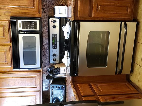 5th image of 124 E Bahama St #3