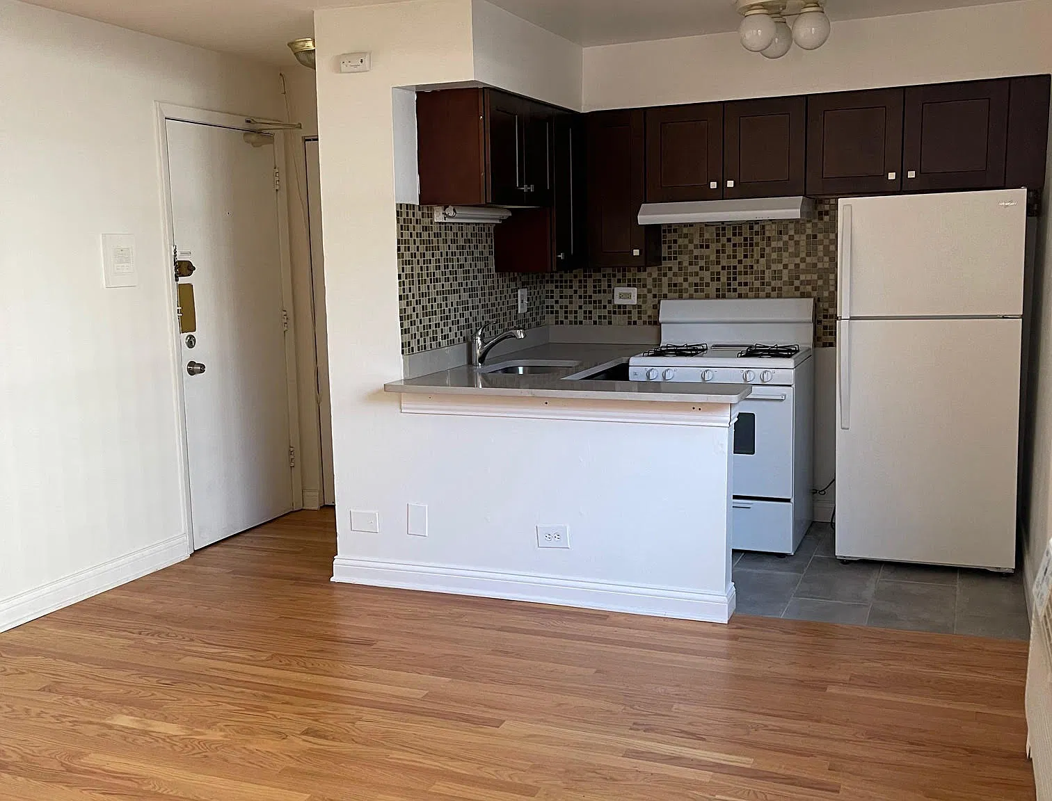 Studio, 400 sqft, $1,500 — Photo 1