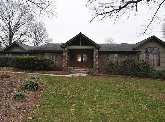 2nd image of 3762 Club House Dr NE