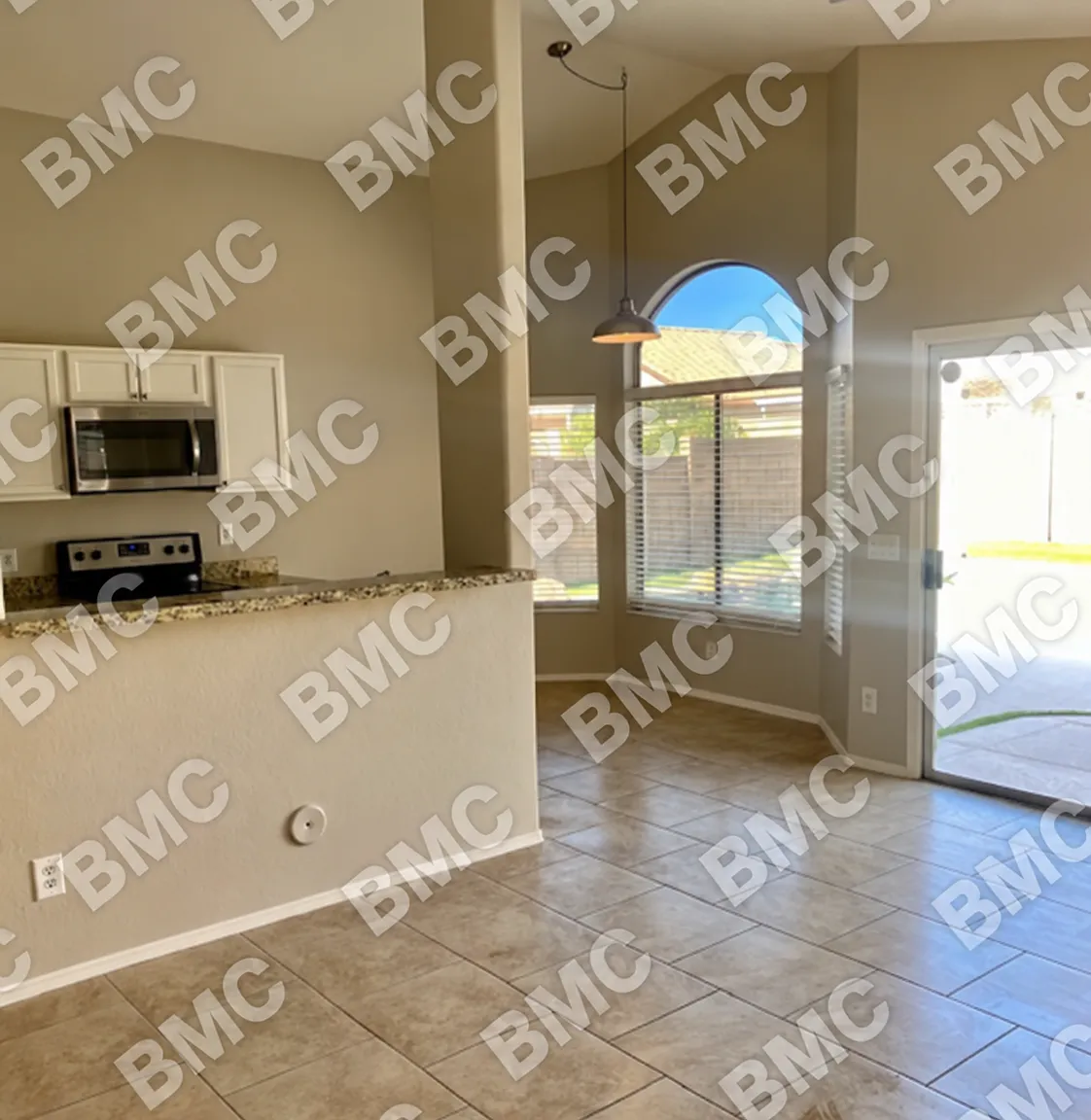3 bed, 1258 sqft, $2,445 — Photo 4