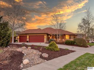 15113 Hartman Cir, Omaha, NE 68116