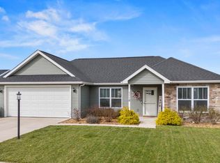 1118 N Walsh St, Garrett, IN 46738