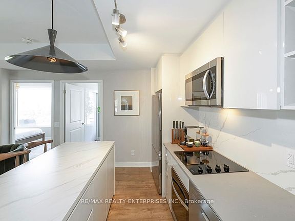 5th image of 543 Richmond St W #741
