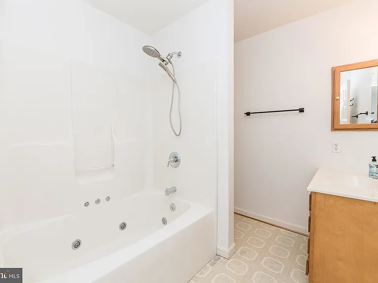 28 Roger Ct — Photo 14