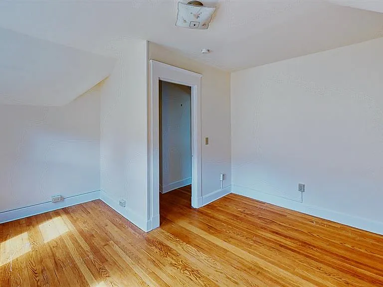 136 Mansfield St — Photo 19