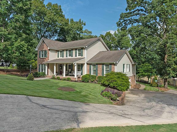 2nd image of 4839 Pinedale Way