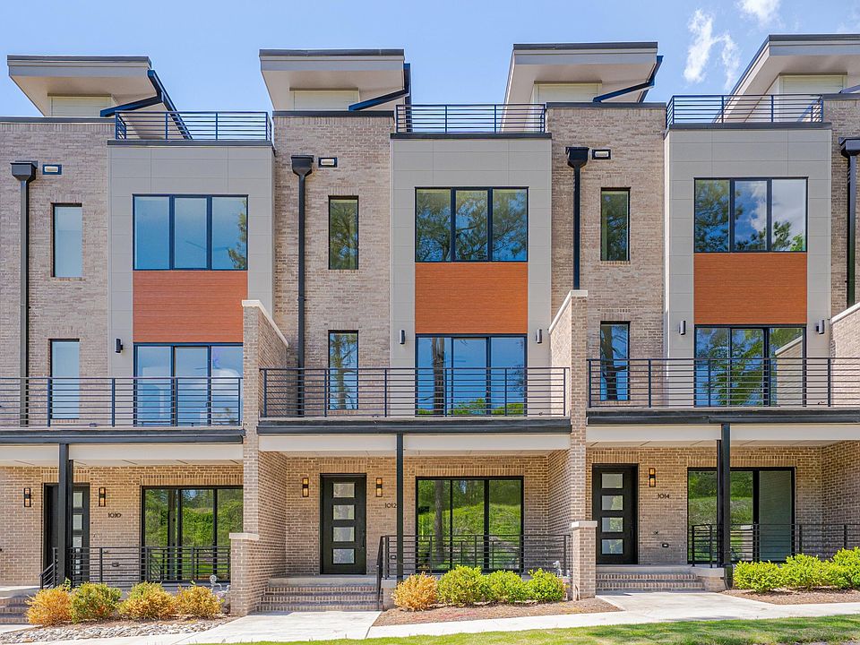 1st image of 1012 Manor Way