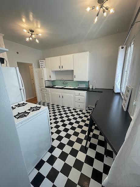 2nd image of 7948 Blackburn Ave APT 1
