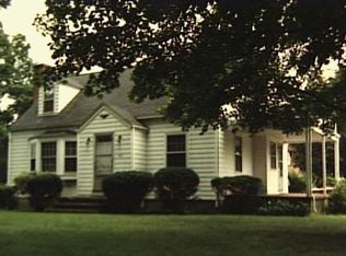 311 White Plains Bayberry Rd, Trumbull, CT 06611