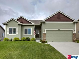 8620 S 69th St, Papillion, NE 68133