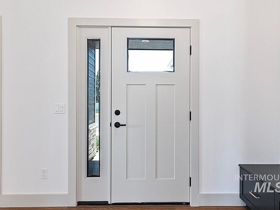 4th image of 516 Maple Ct