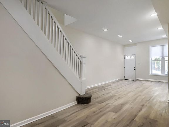 4th image of 3505 E Lombard St