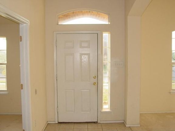 3rd image of 223 Deerfield Ct