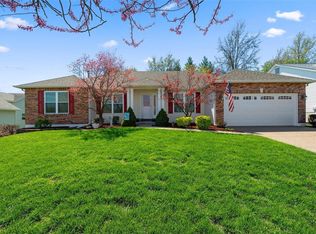 261 E Governor Pl, Saint Charles, MO 63301
