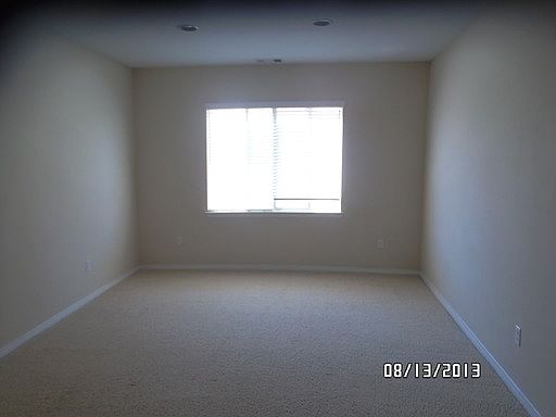 3rd image of 3613 Pillsbury St