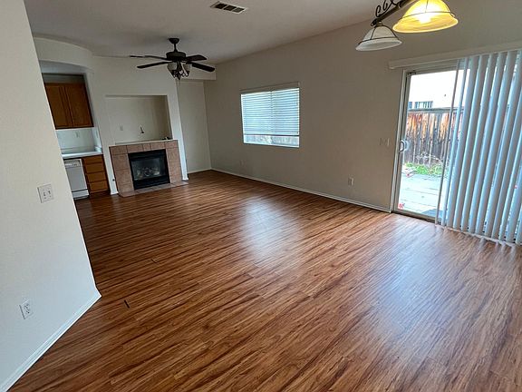 2nd image of 39714 Chambray Dr