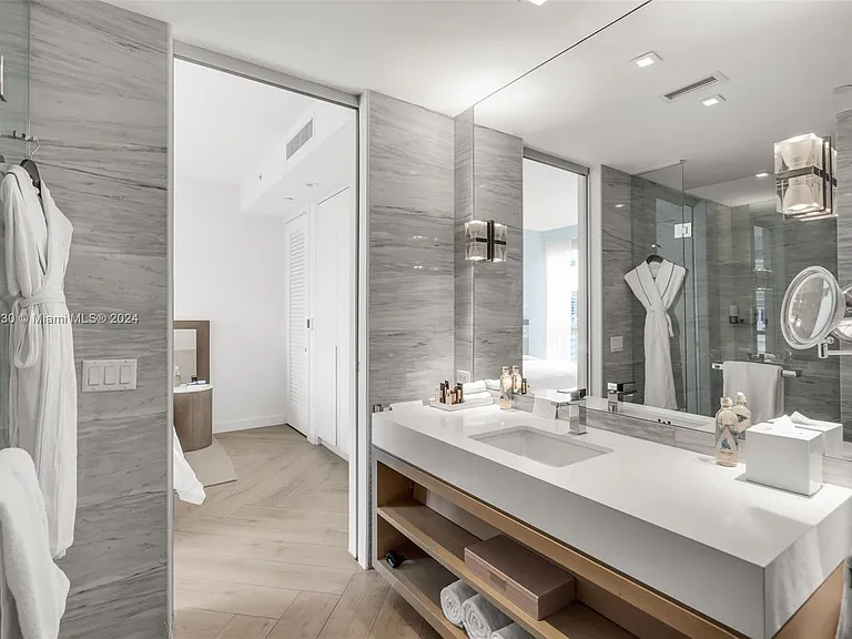 2201 Collins Ave #1010 — Photo 1