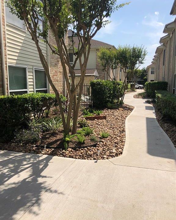 1st image of 2300 Augusta Dr APT 32