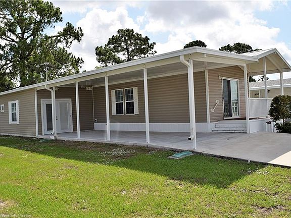3rd image of 1068 W Virginia Dr