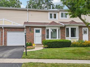 516 Blue Jay Ct, Mount Prospect, IL 60056