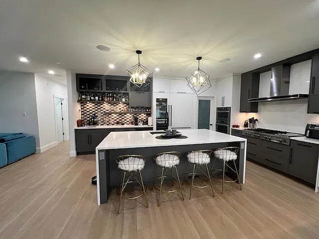 3 bed, 2700 sqft, $5,000 — Photo 3