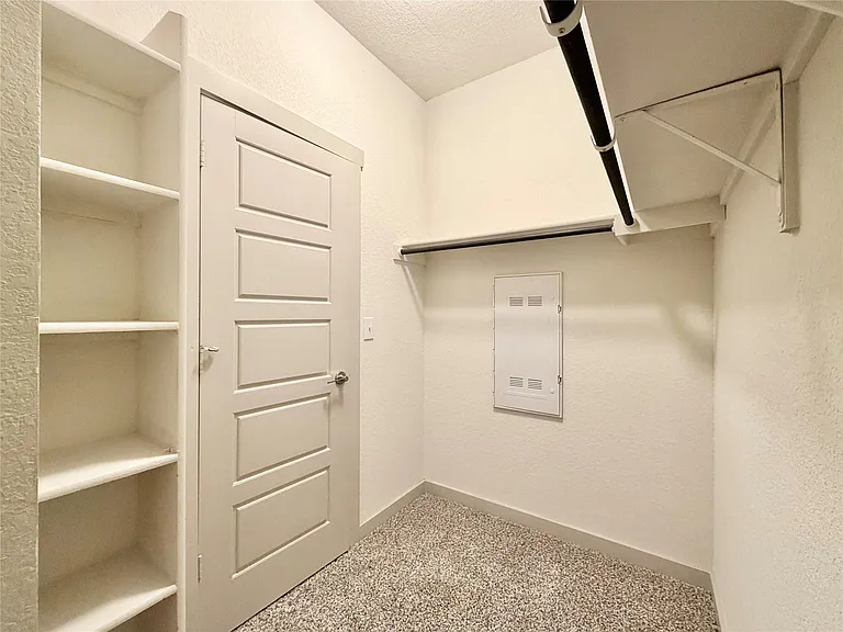 10214 Norshire Ln — Photo 17