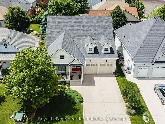 2nd image of 16 Macpherson Ave