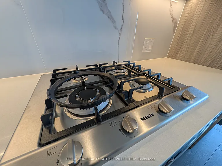 18 Esther Shiner Blvd #549 — Photo 5