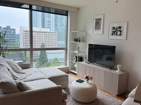10610 NE 9th Pl Unit 1501, Bellevue, WA 98004