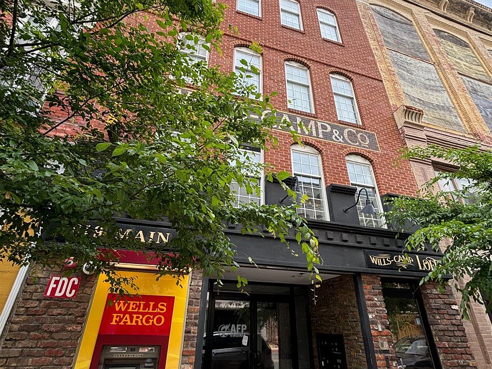 1st image of 819 Main St
