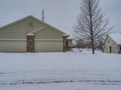 1204 Highridge Ct E, Maplewood, MN, 55109